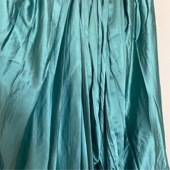 Teal and Gold Sequin Sari Prepleated bottom and long dupatta to wrap around - Picture 3 of 7